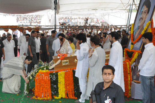 Vilasrao Deshmukh funeral in Latur