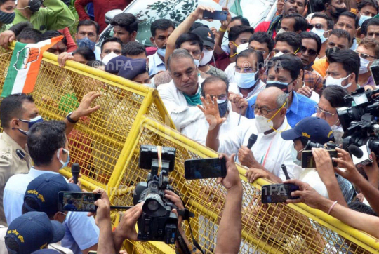 Water cannon used against Digvijay Singh